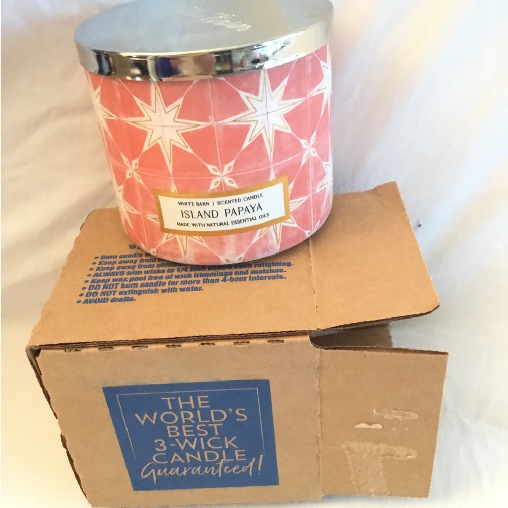 White Barn Island Papaya Natural Scented Oils Three Wick Candle NWT